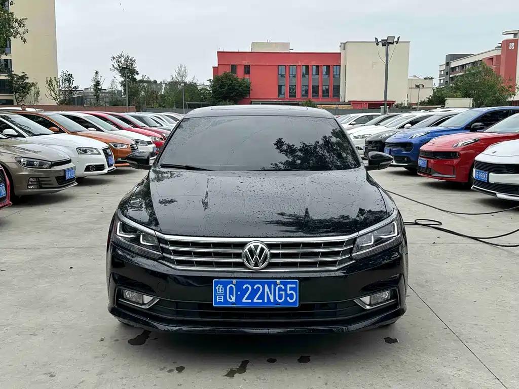 Volkswagen Passat 330TSI DSG Honored