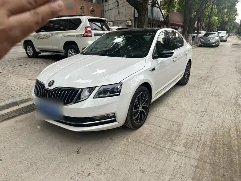Skoda Octavia TSI280 DSG Smart Travel Luxury CN-VI