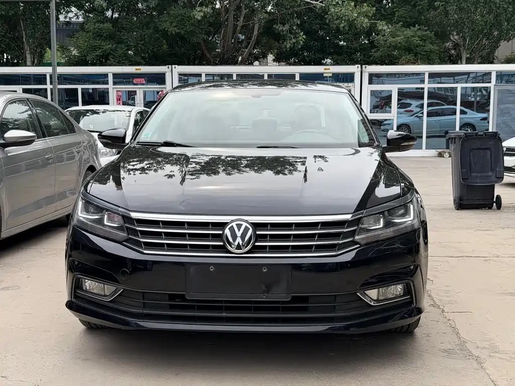 Volkswagen Passat 330TSI DSG Honored