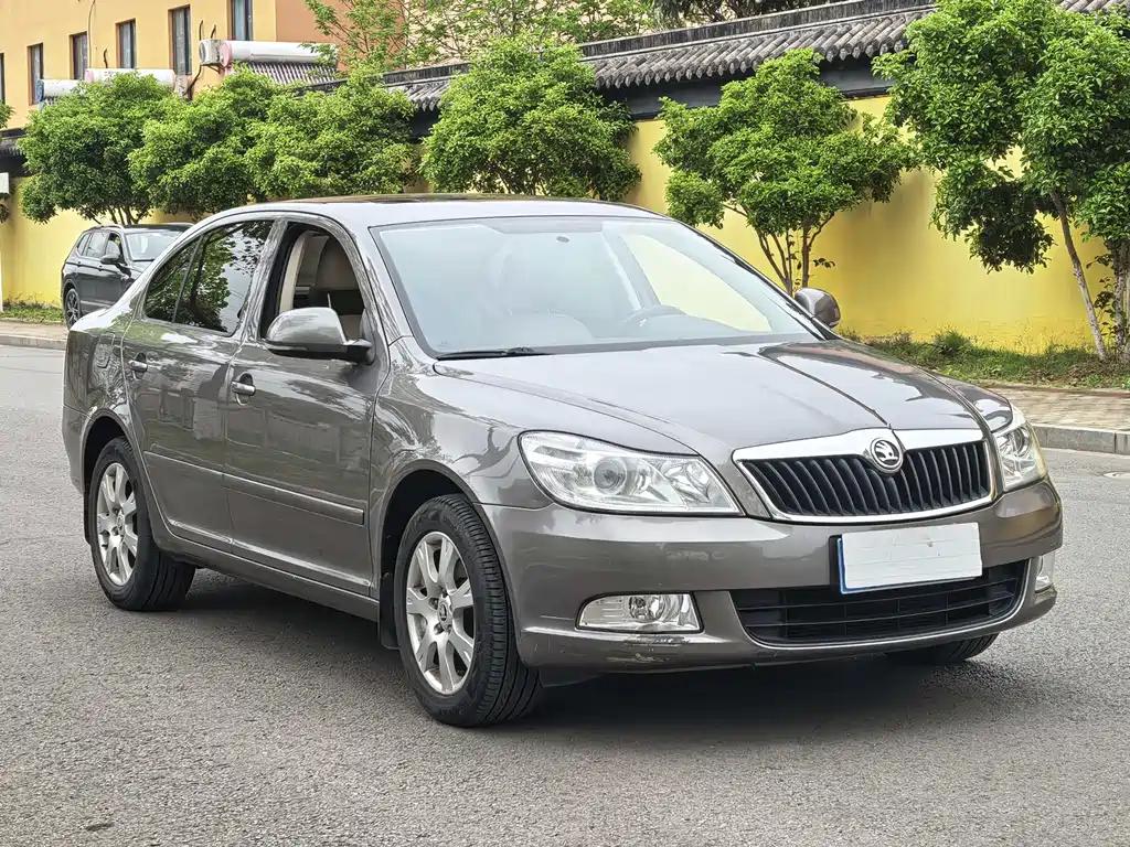 Skoda Octavia Classic 1.6L Auto Yijie