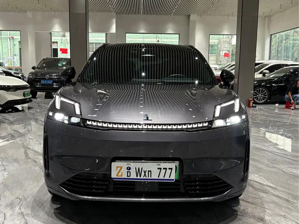 Lynk & Co 08 EM-P 220km Limited