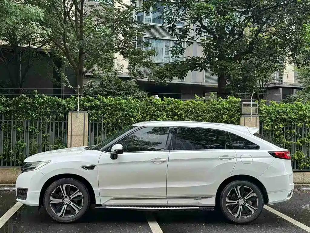 Honda UR-V 370TURBO 2WD Distinguished CN-V