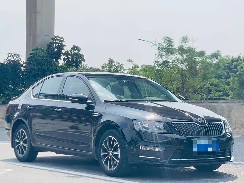 Skoda Octavia TSI280 DSG Smart Travel