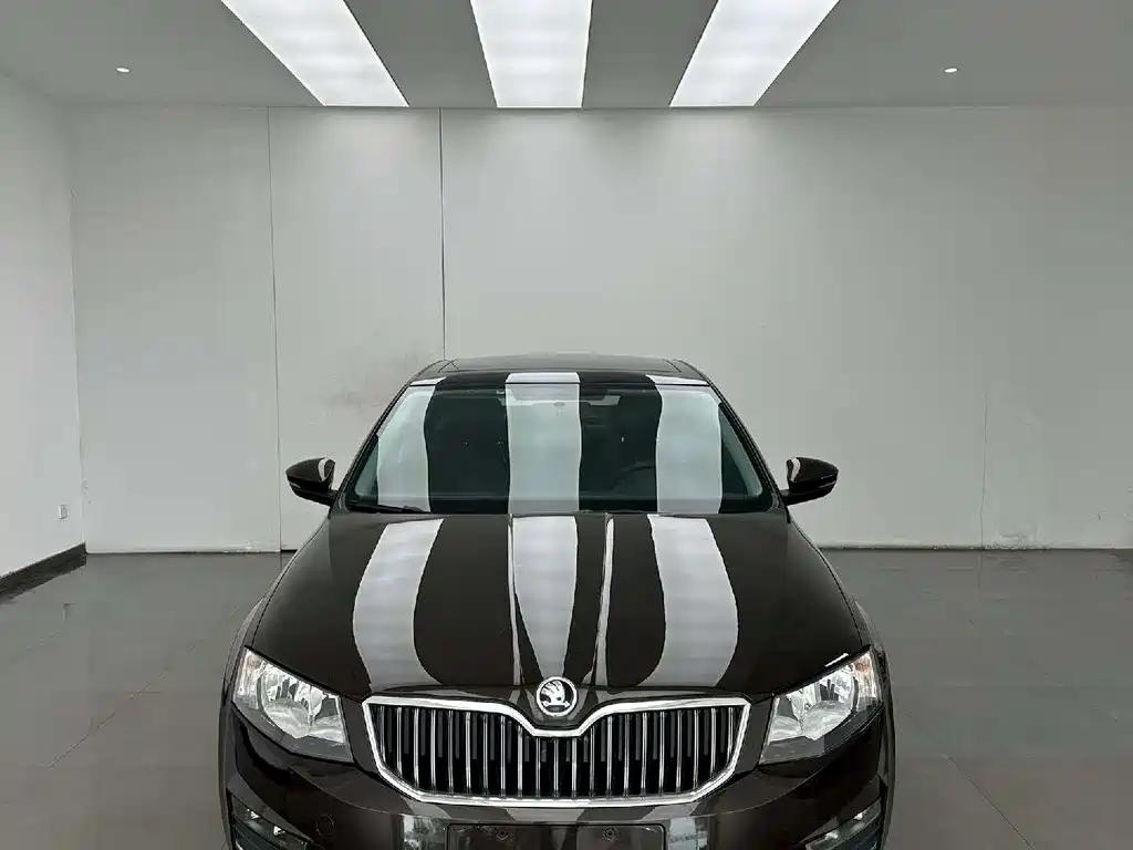 Skoda Octavia 1.6L Auto Smart Travel